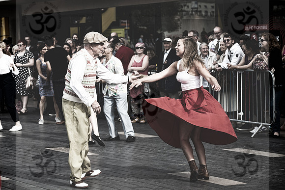 Dancing in the street , ( VIIIb )