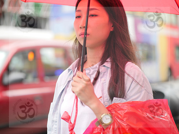 Red umbrella love